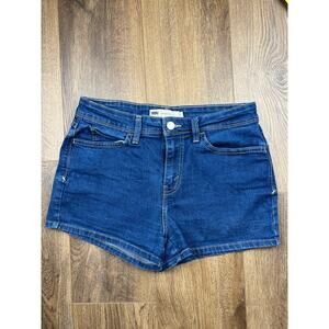 Levi’s high rise short clean blue denim size 7/28